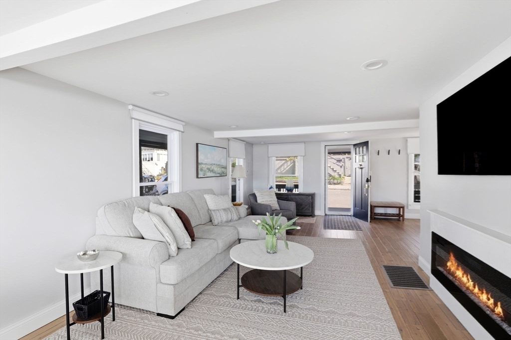 49 Bay Street Hull, MA 02045 - Photo 8 of 41
