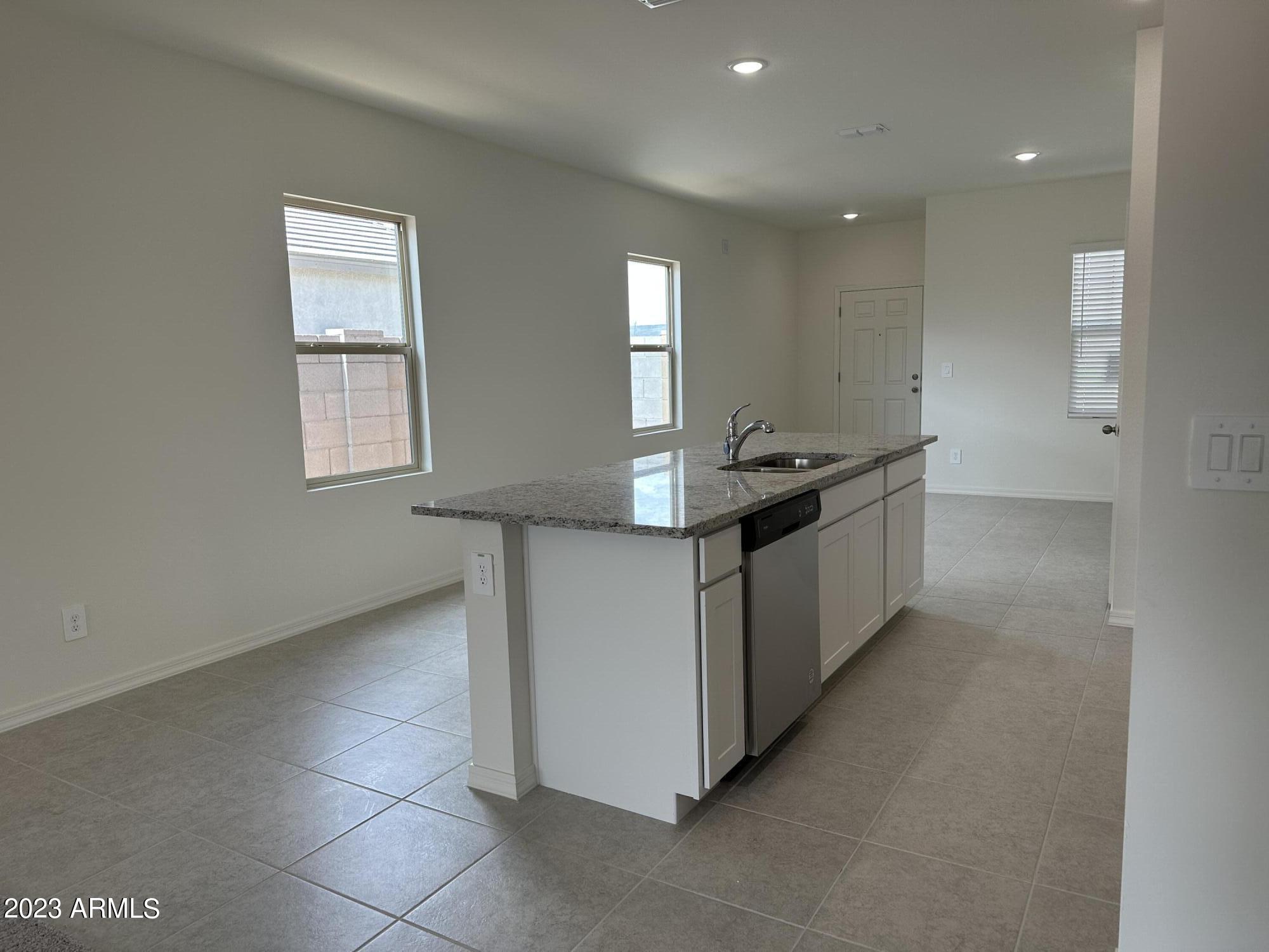 5834 East Athena Road Florence, AZ 85132 - Photo 5 of 14 IMG_1493