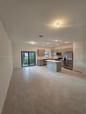 $2,500 | 1114 Southwest 9th Avenue, Florida City, FL 33034