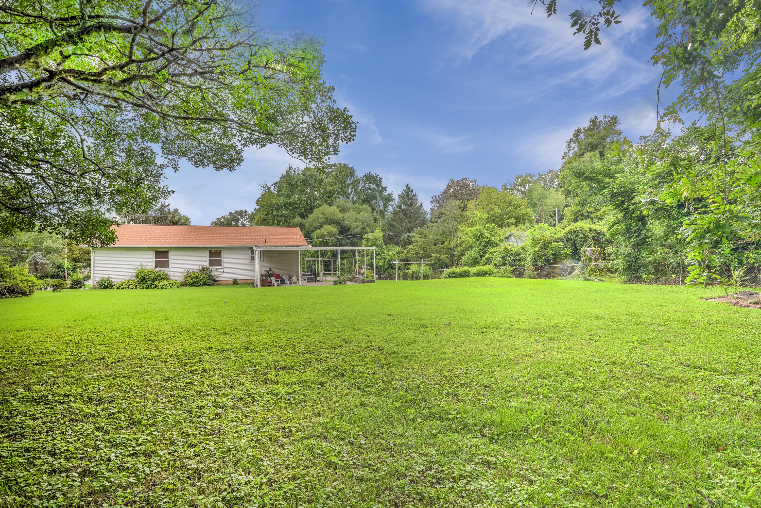100 Sequoia Lane Oak Ridge, TN 37830 - Photo 4 of 23 17 (7)