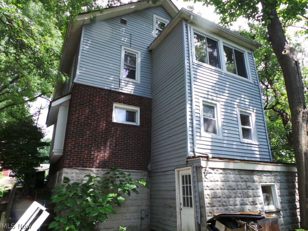 368 Litchfield Road Akron, OH 44305 - Photo 8 of 9