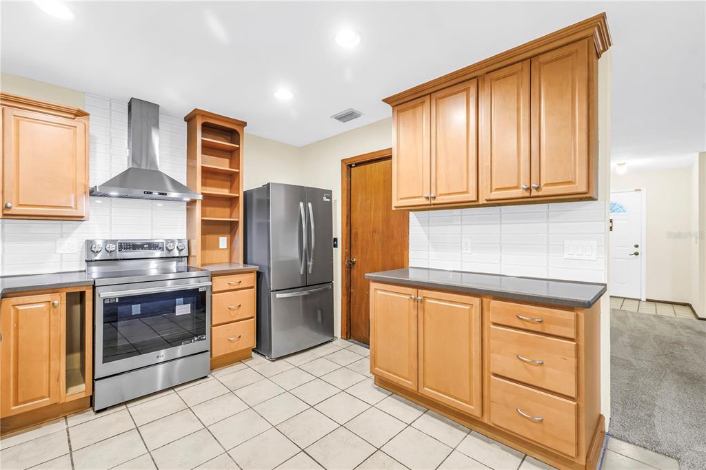 12220 Wild Acres Road Largo, FL 33773 - Photo 7 of 33