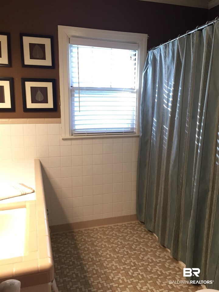 210 Alpine Street Mobile, AL 36611 - Photo 19 of 25