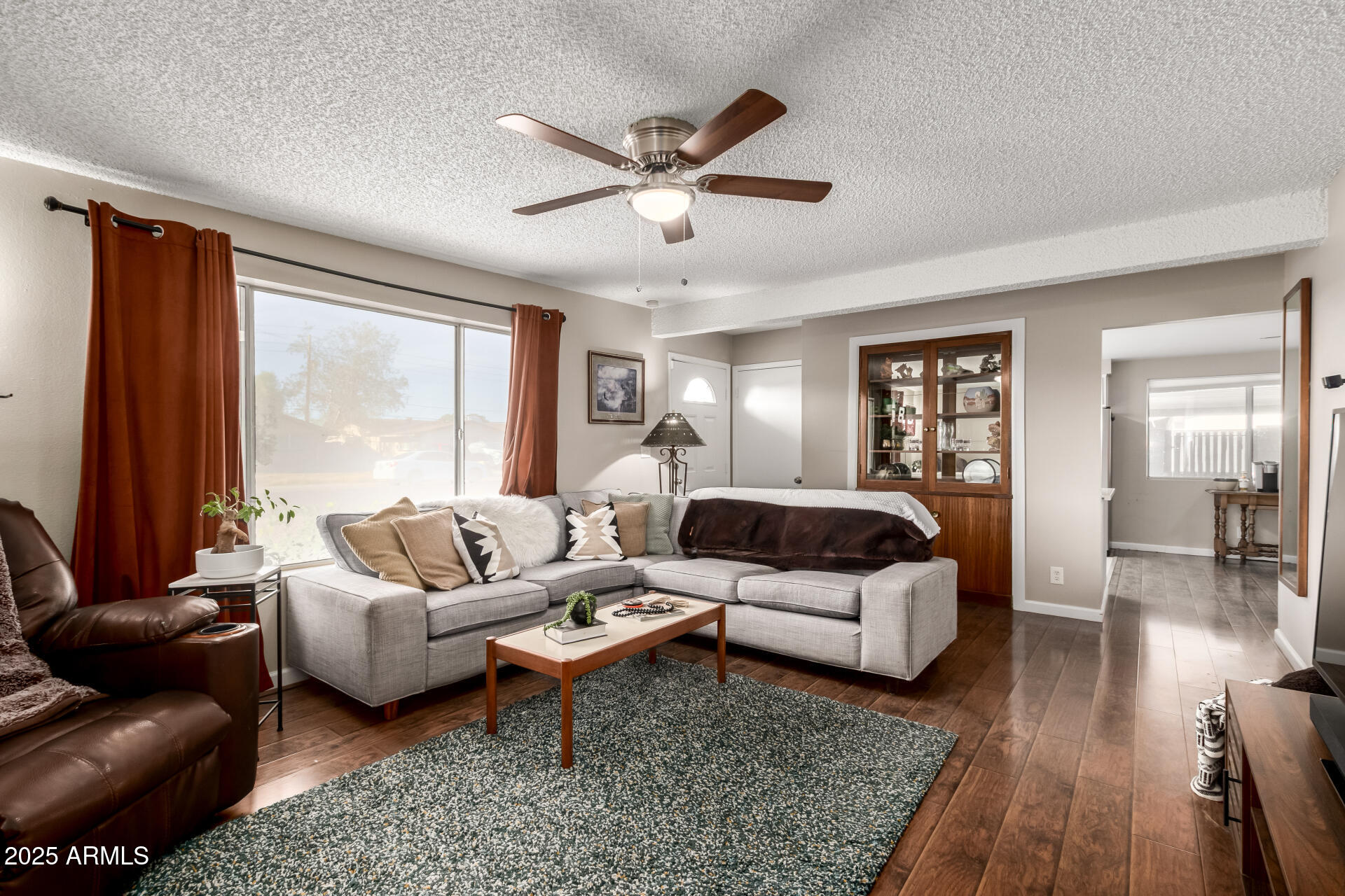 3837 West Griswold Road Phoenix, AZ 85051 - Photo 5 of 38 Great Room