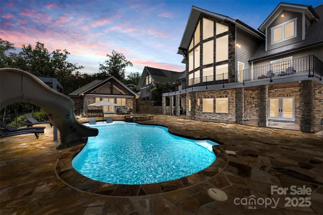 a view of outdoor space yard deck and patio