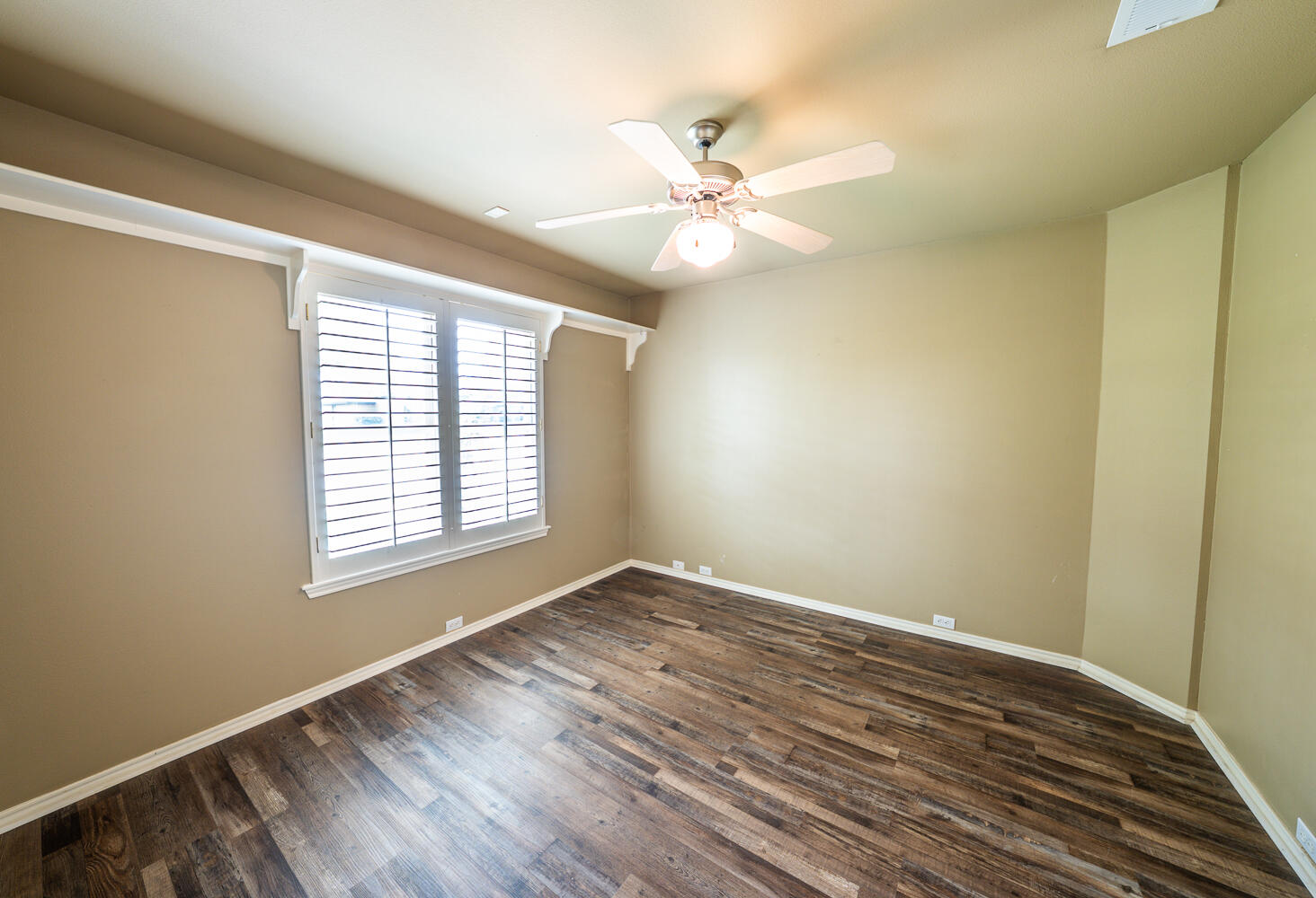 10907 Raleigh Avenue Lubbock, TX 79424 - Photo 16 of 27 DSC00973