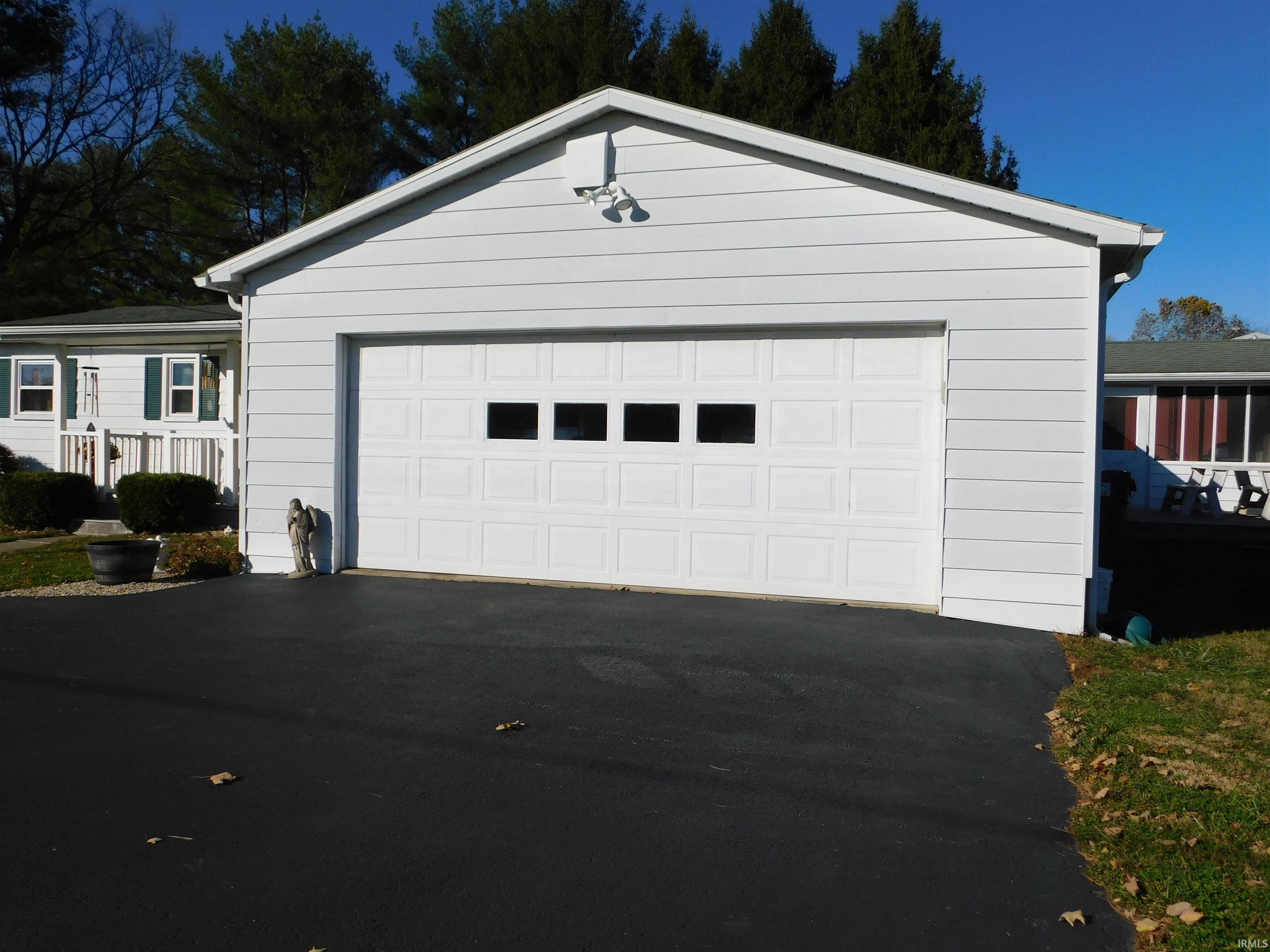 6395 South Burch Road Bloomington, IN 47403 - Photo 3 of 36