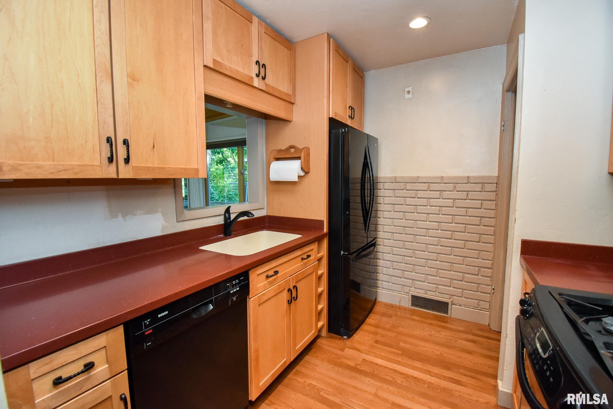 131 Arnold Road East Peoria, IL 61611 - Photo 12 of 45