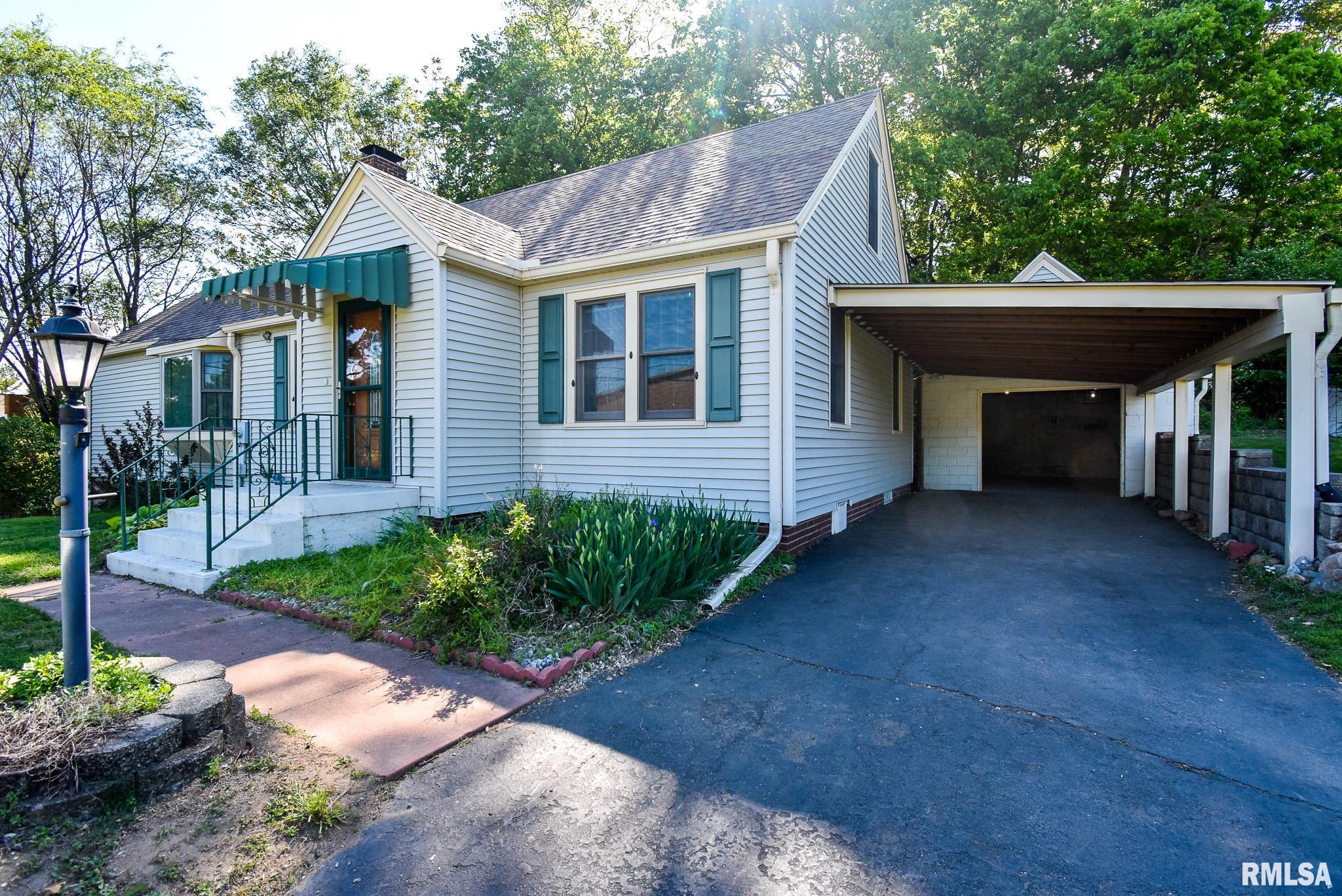 131 Arnold Road East Peoria, IL 61611 - Photo 2 of 45
