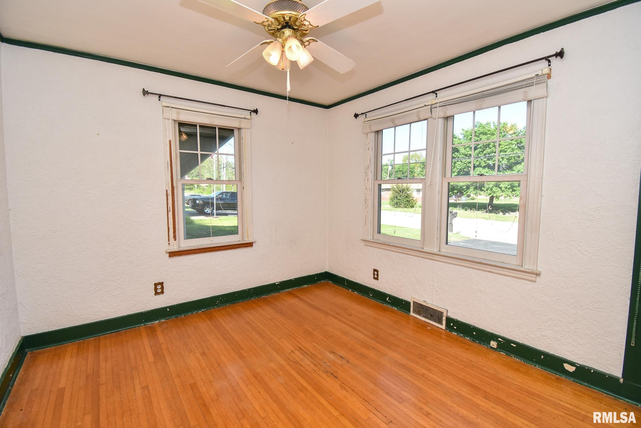 131 Arnold Road East Peoria, IL 61611 - Photo 23 of 45