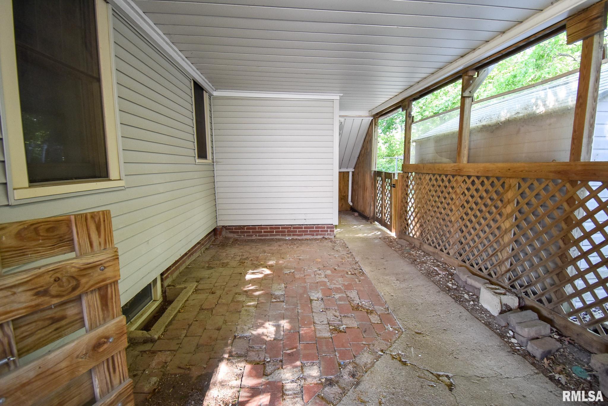 131 Arnold Road East Peoria, IL 61611 - Photo 40 of 45