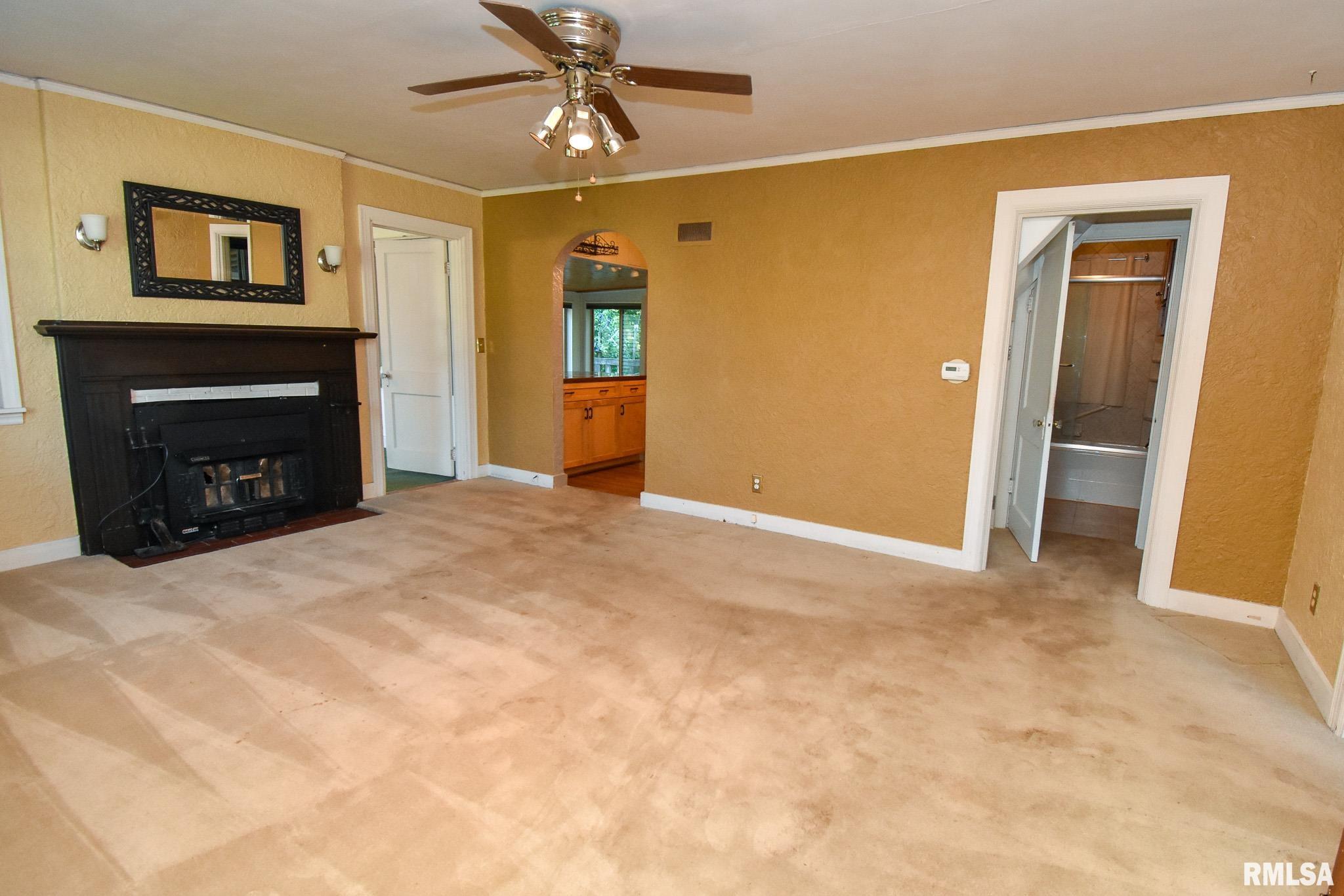 131 Arnold Road East Peoria, IL 61611 - Photo 4 of 45