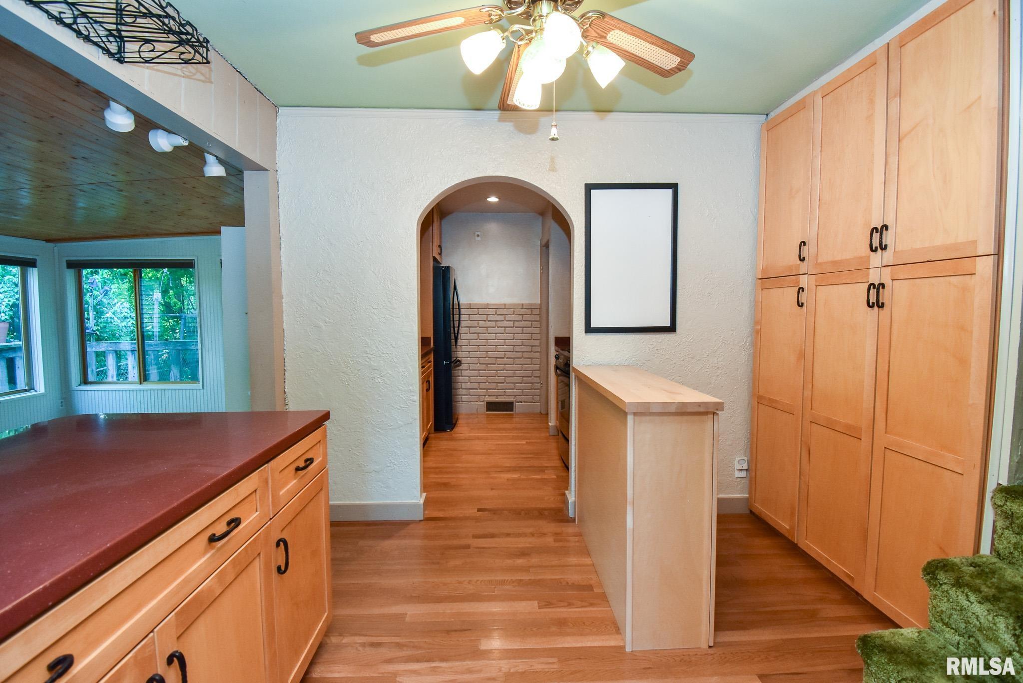 131 Arnold Road East Peoria, IL 61611 - Photo 8 of 45