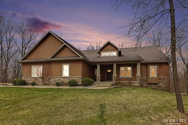 $949,000 | 2627 Oak Highland Court, Lowell, MI 49331