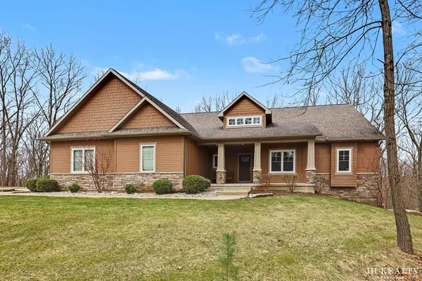 $949,000 | 2627 Oak Highland Court, Lowell, MI 49331