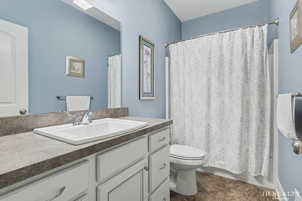 $949,000 | 2627 Oak Highland Court, Lowell, MI 49331