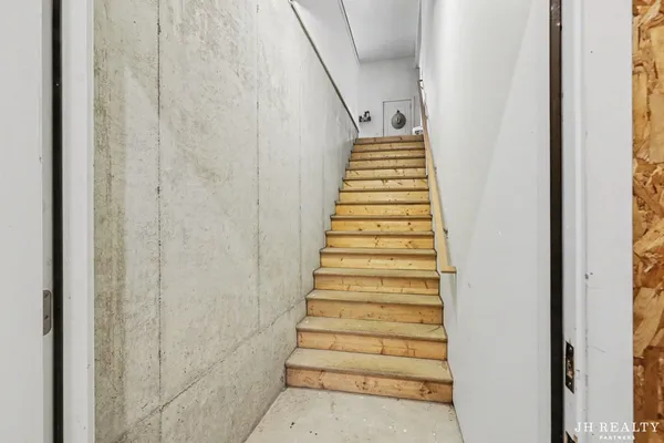 $949,000 | 2627 Oak Highland Court, Lowell, MI 49331