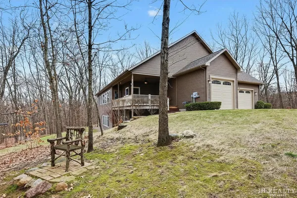 $949,000 | 2627 Oak Highland Court, Lowell, MI 49331