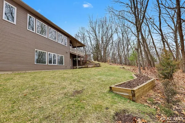 $949,000 | 2627 Oak Highland Court, Lowell, MI 49331