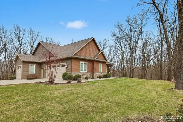 $949,000 | 2627 Oak Highland Court, Lowell, MI 49331
