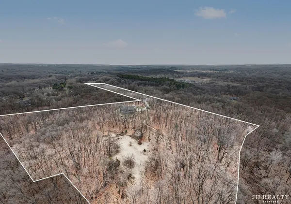 $949,000 | 2627 Oak Highland Court, Lowell, MI 49331