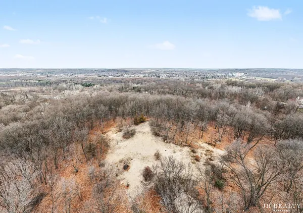 $949,000 | 2627 Oak Highland Court, Lowell, MI 49331