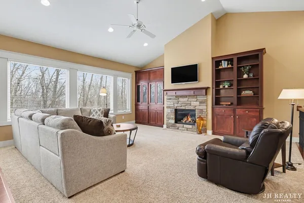 $949,000 | 2627 Oak Highland Court, Lowell, MI 49331