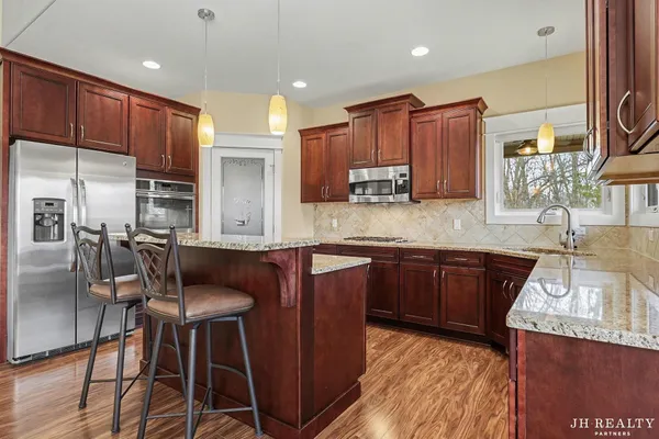 $949,000 | 2627 Oak Highland Court, Lowell, MI 49331