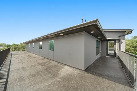 a view of backyard space