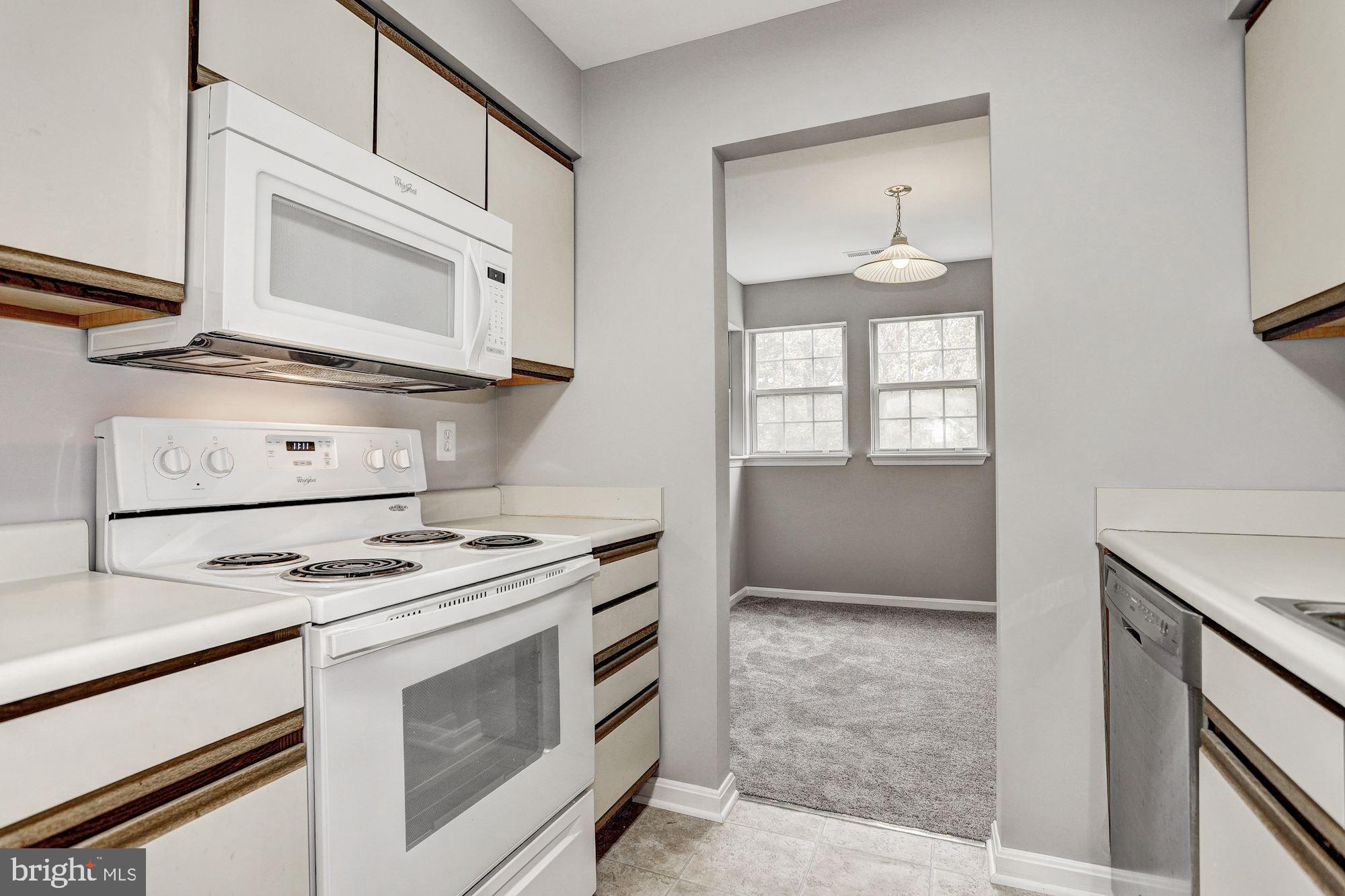 8589 Falls Run Road, Unit F Ellicott City, MD 21043 - Photo 8 of 25 Kitchen
