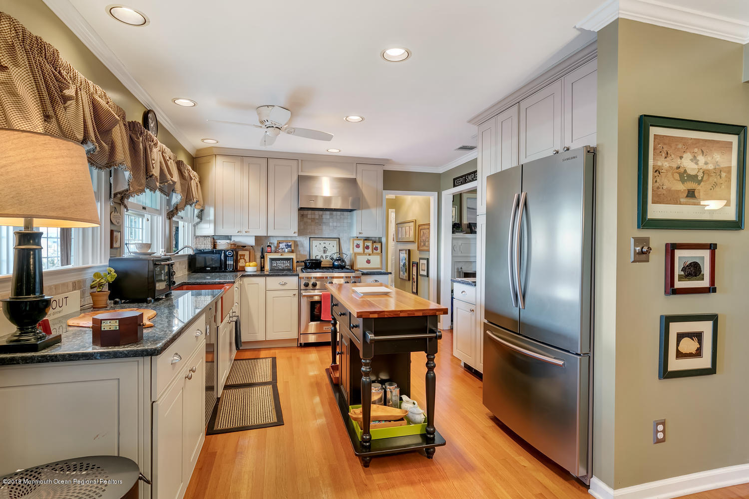 10 Packer Avenue Rumson, NJ 07760 - Photo 12 of 47 Kitchen island for prep space