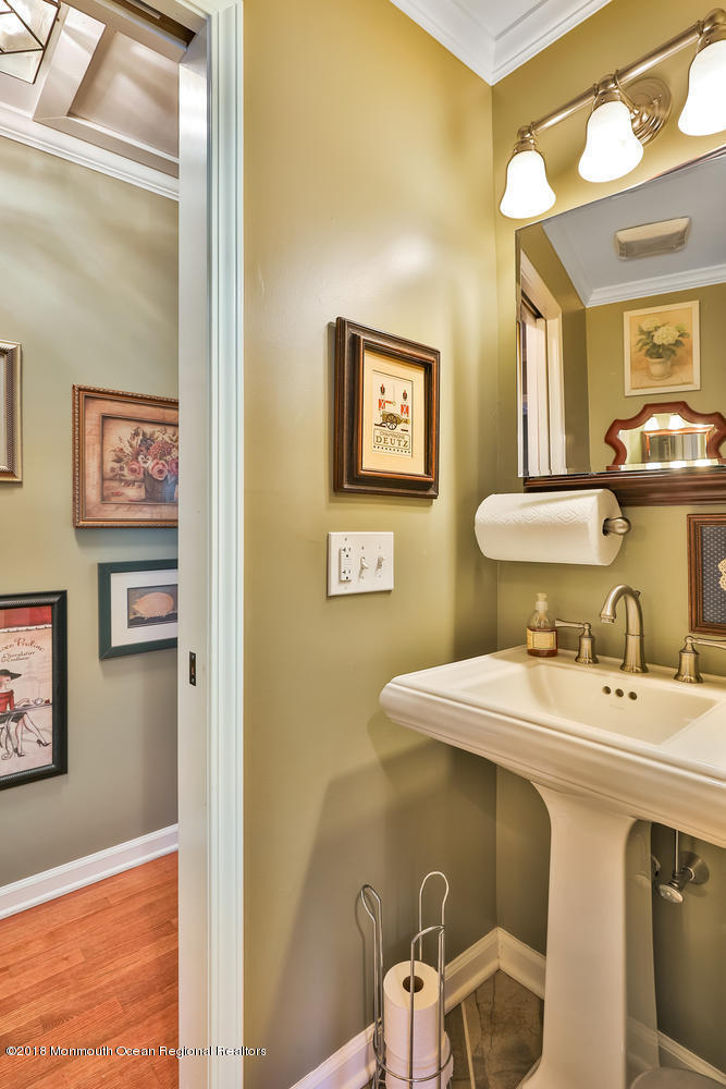 10 Packer Avenue Rumson, NJ 07760 - Photo 31 of 47 Newly added powder room