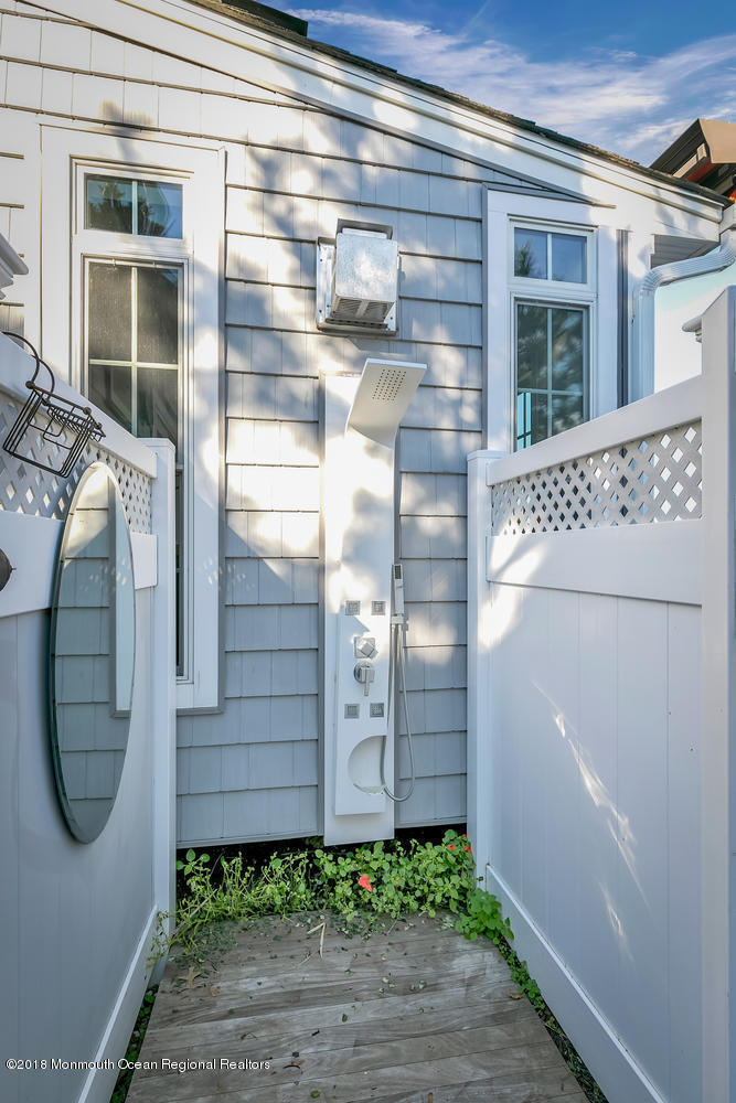 10 Packer Avenue Rumson, NJ 07760 - Photo 34 of 47 Outdoor Shower