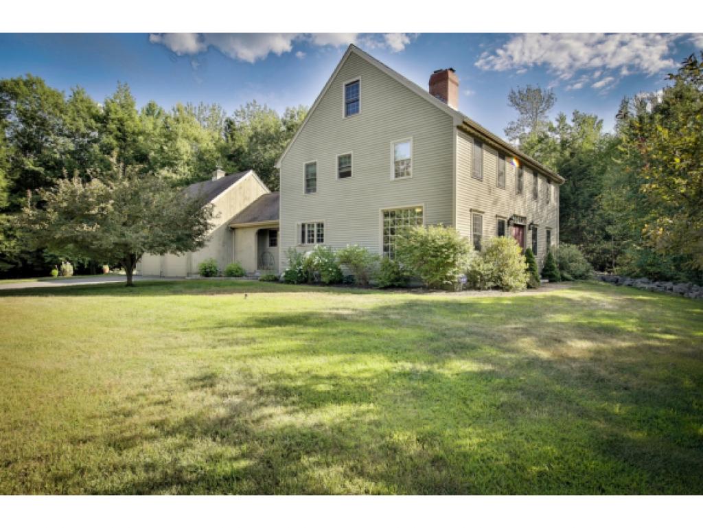 63 Carriage Road New Boston, NH 03070 - Photo 2 of 26