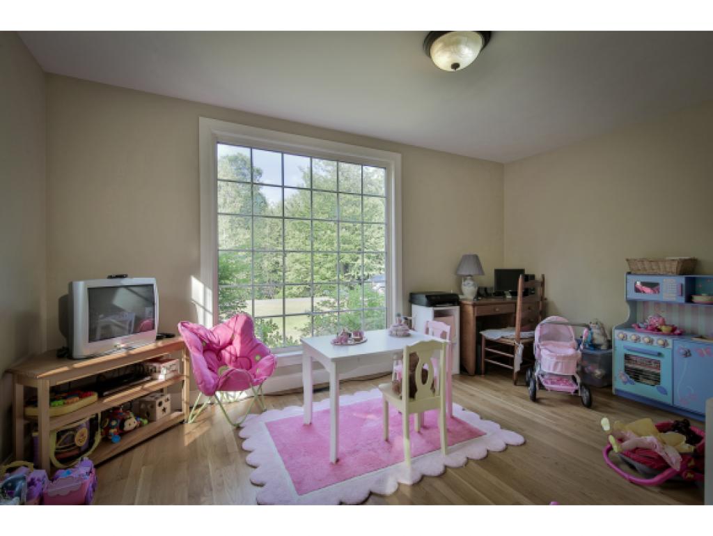 63 Carriage Road New Boston, NH 03070 - Photo 17 of 26