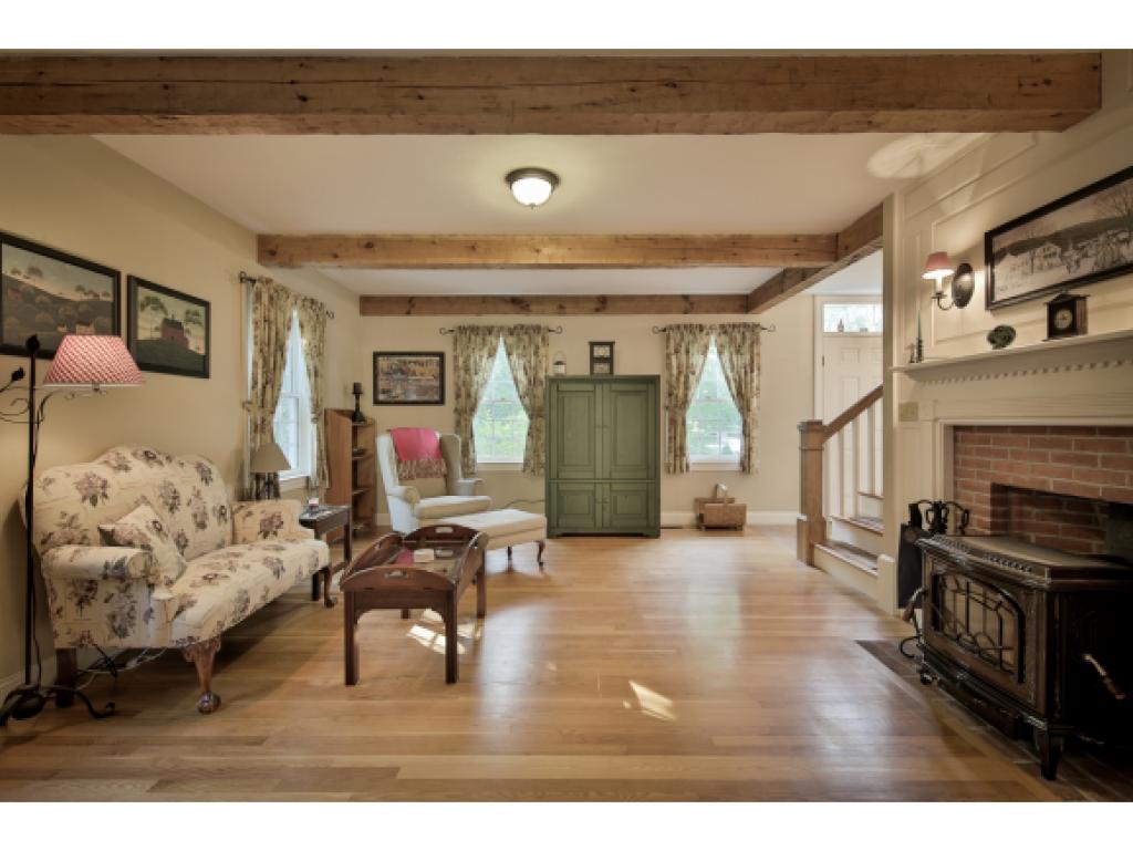 63 Carriage Road New Boston, NH 03070 - Photo 4 of 26