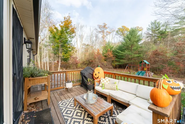 $450,000 | 100 Squaw Rock Road, Plainfield, CT 06354