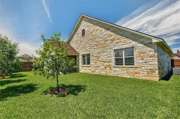 $3,300 | 15628 Shady Brook Lane, College Station, TX 77845