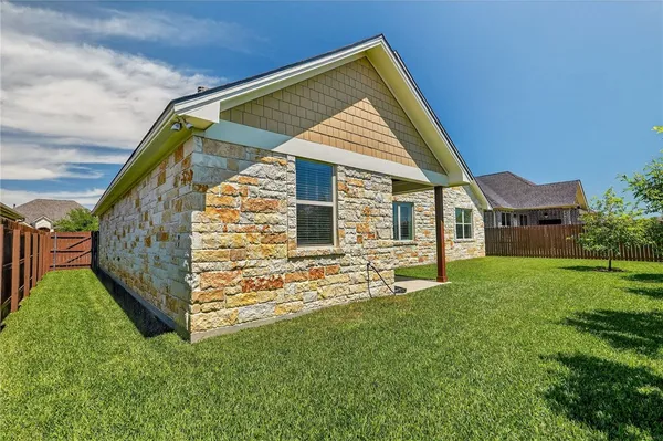 $3,300 | 15628 Shady Brook Lane, College Station, TX 77845