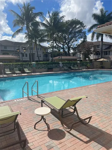 $3,200 | 8830 West Flagler Street, Unit 10, Miami, FL 33174