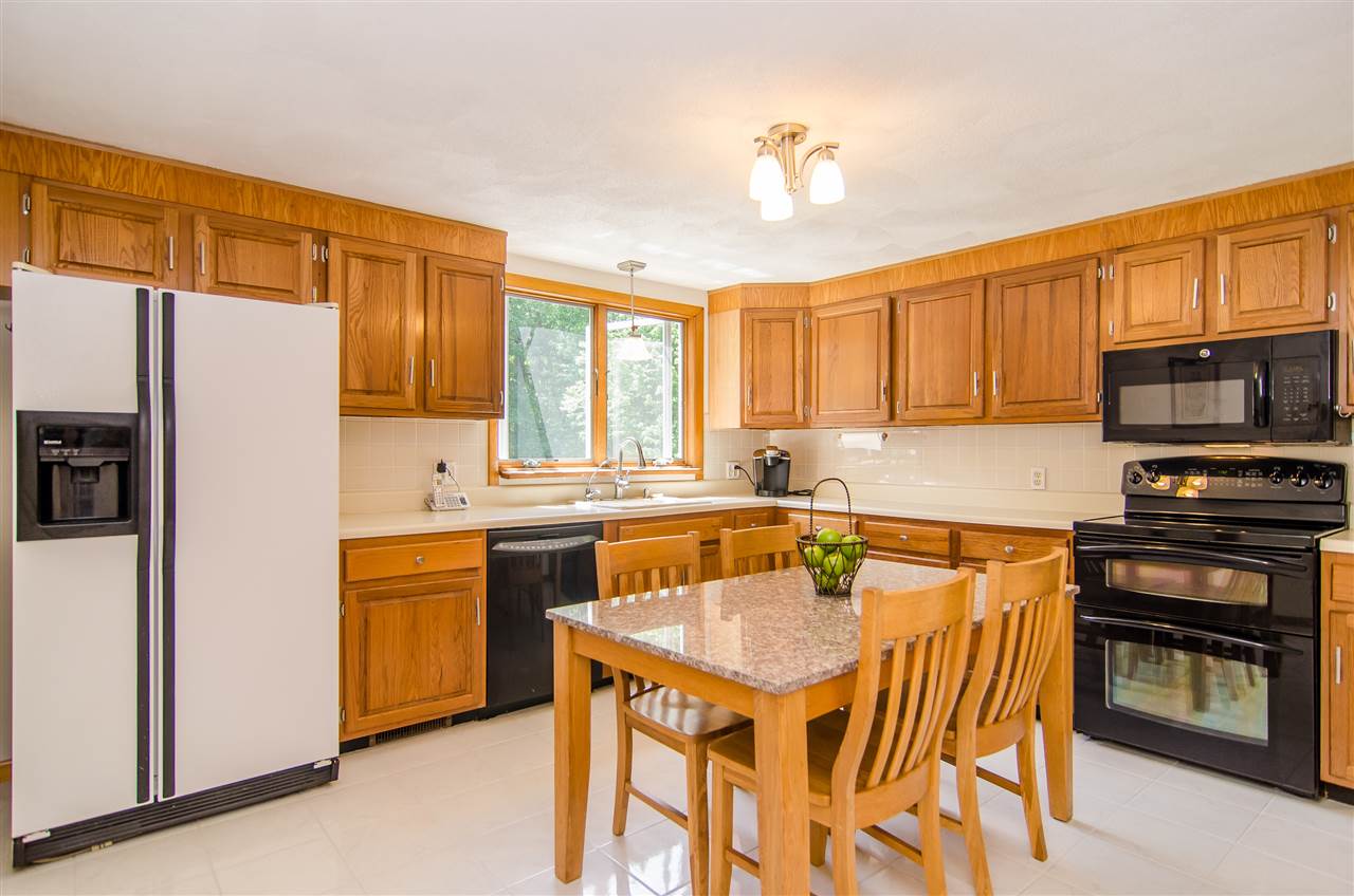 8 Shamrock Road Windham, NH 03087 - Photo 14 of 34