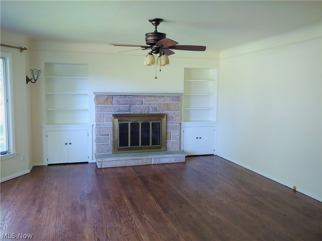 29400 Harvard Road Beachwood, OH 44122 - Photo 3 of 18 Living Room Fireplace