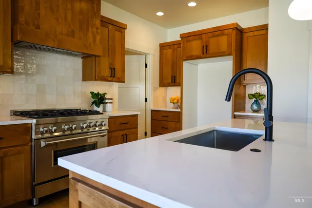 $794,900 | 1038 East Fleetwood Court, Boise, ID 83706