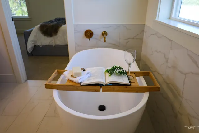 $794,900 | 1038 East Fleetwood Court, Boise, ID 83706