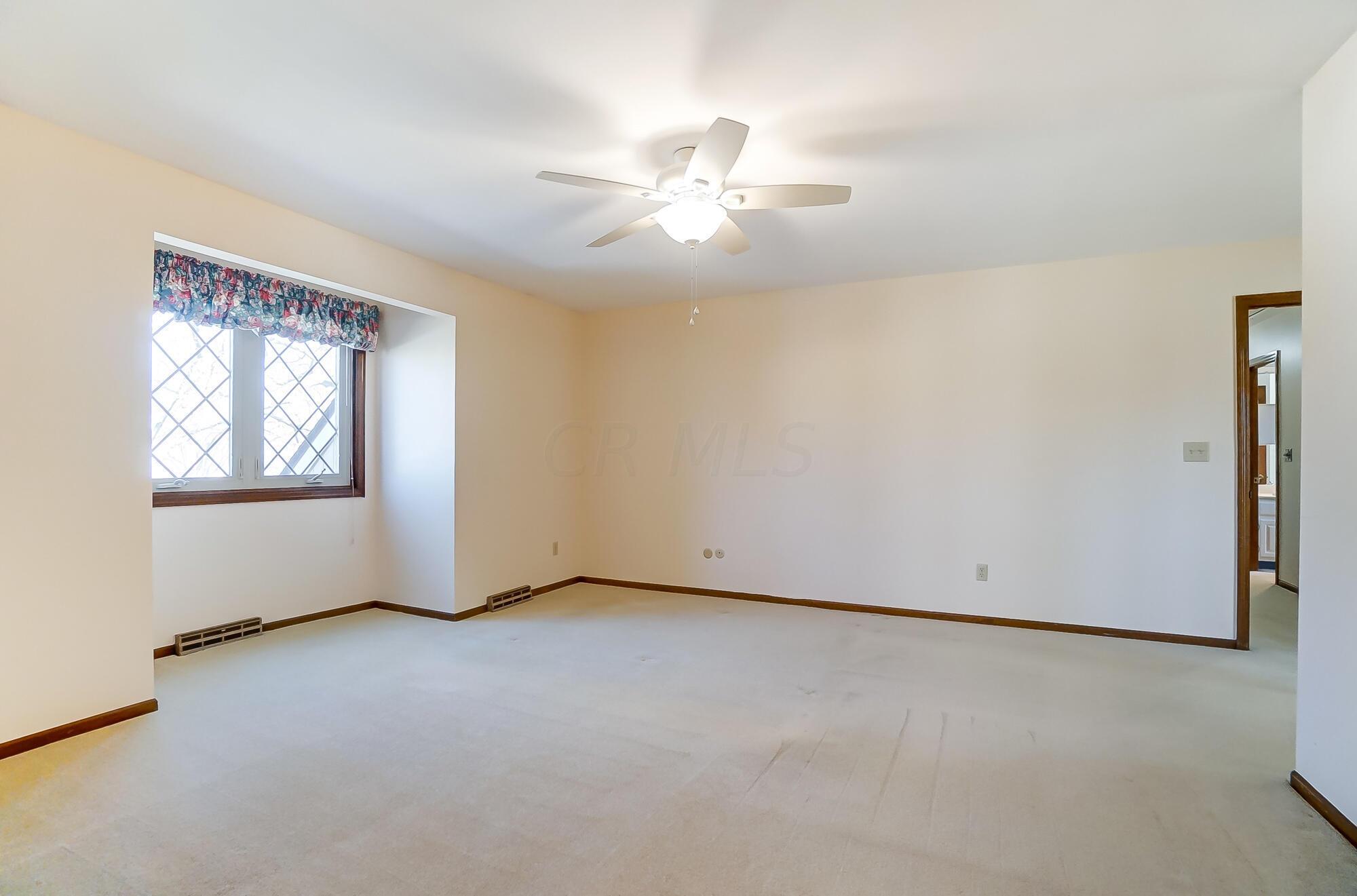 2221 Sandover Road Columbus, OH 43220 - Photo 37 of 79 036