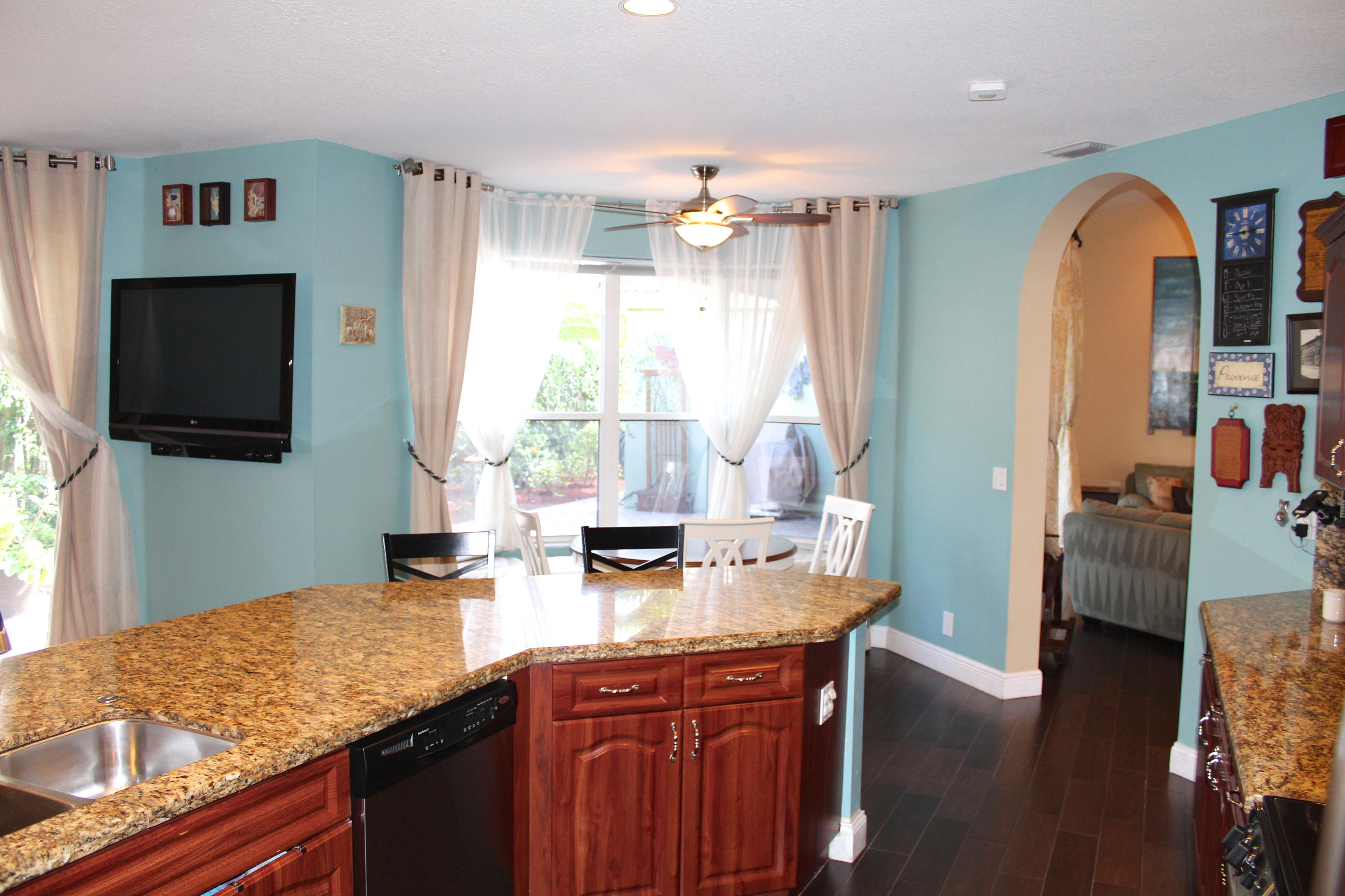 20300 Puccini Terrace Boca Raton, FL 33498 - Photo 11 of 41 Kitchen & Breakfast Area