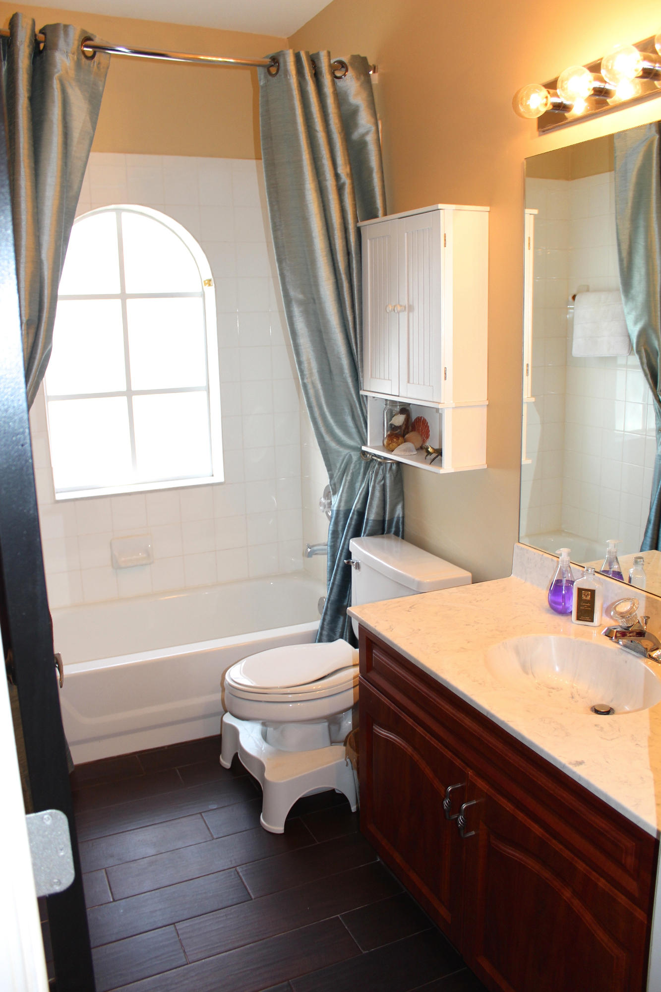 20300 Puccini Terrace Boca Raton, FL 33498 - Photo 27 of 41 Guest Bathroom