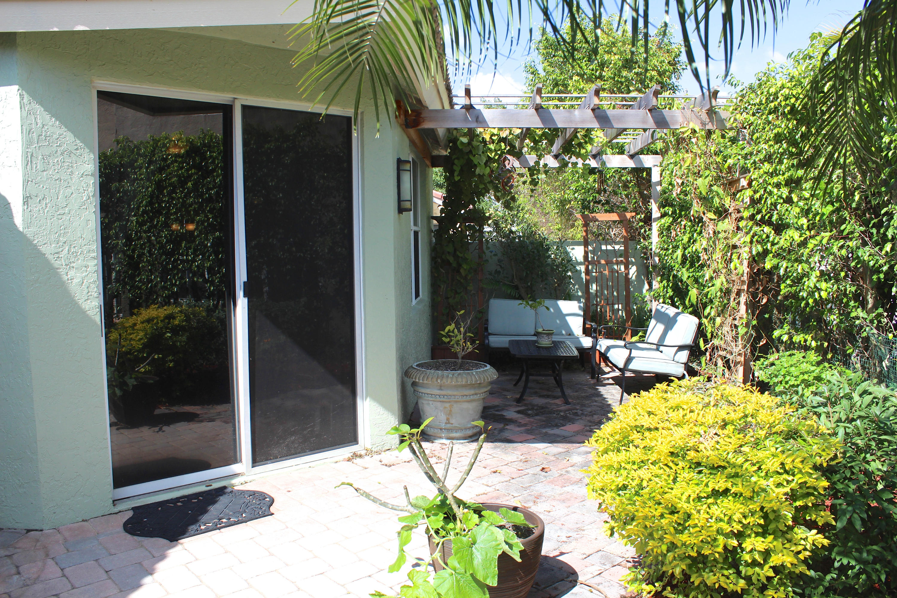 20300 Puccini Terrace Boca Raton, FL 33498 - Photo 34 of 41 Paver Patio