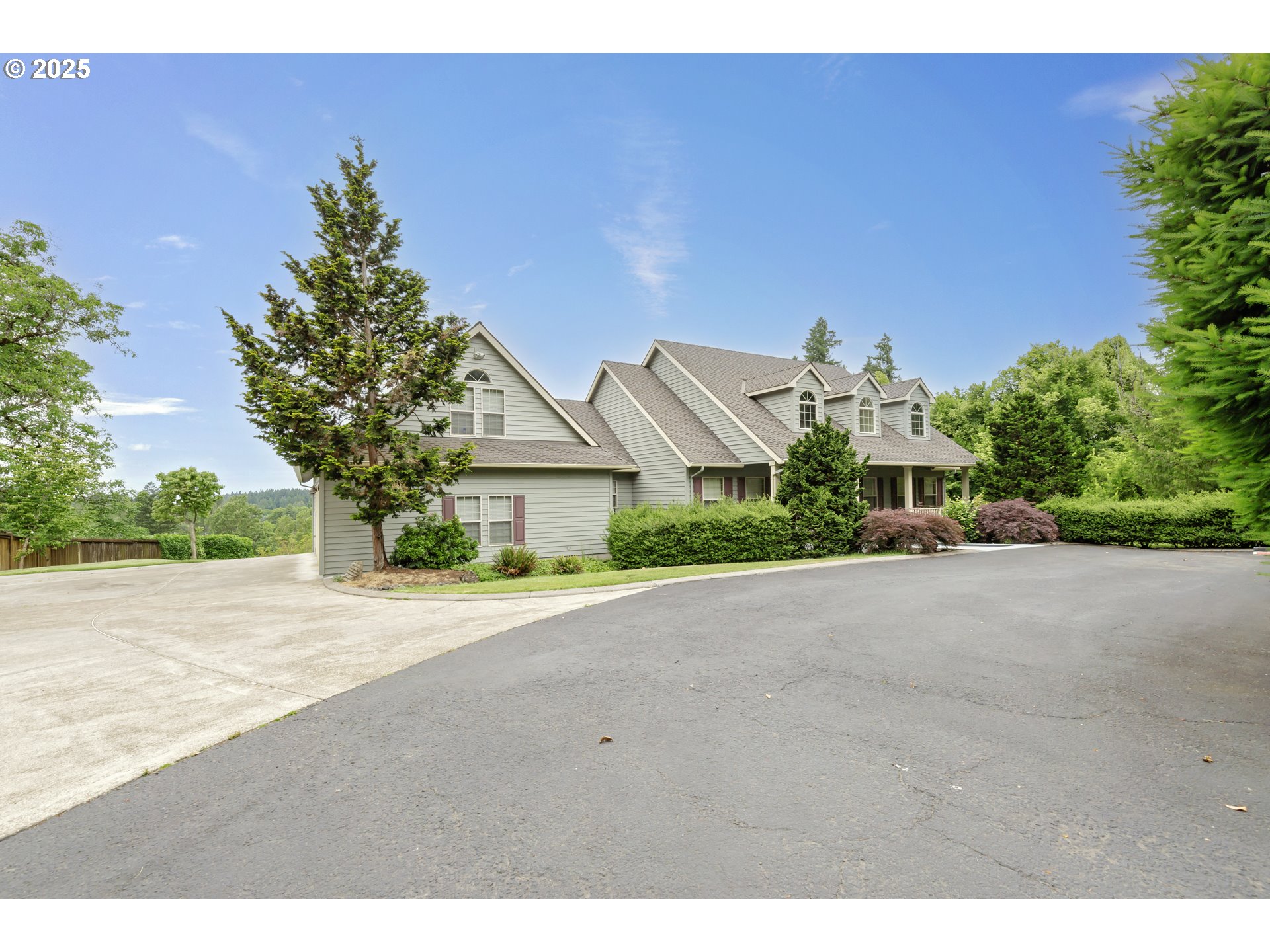 10202 South New Era Road Canby, OR 97013 - Photo 3 of 48 a view of a house with a street