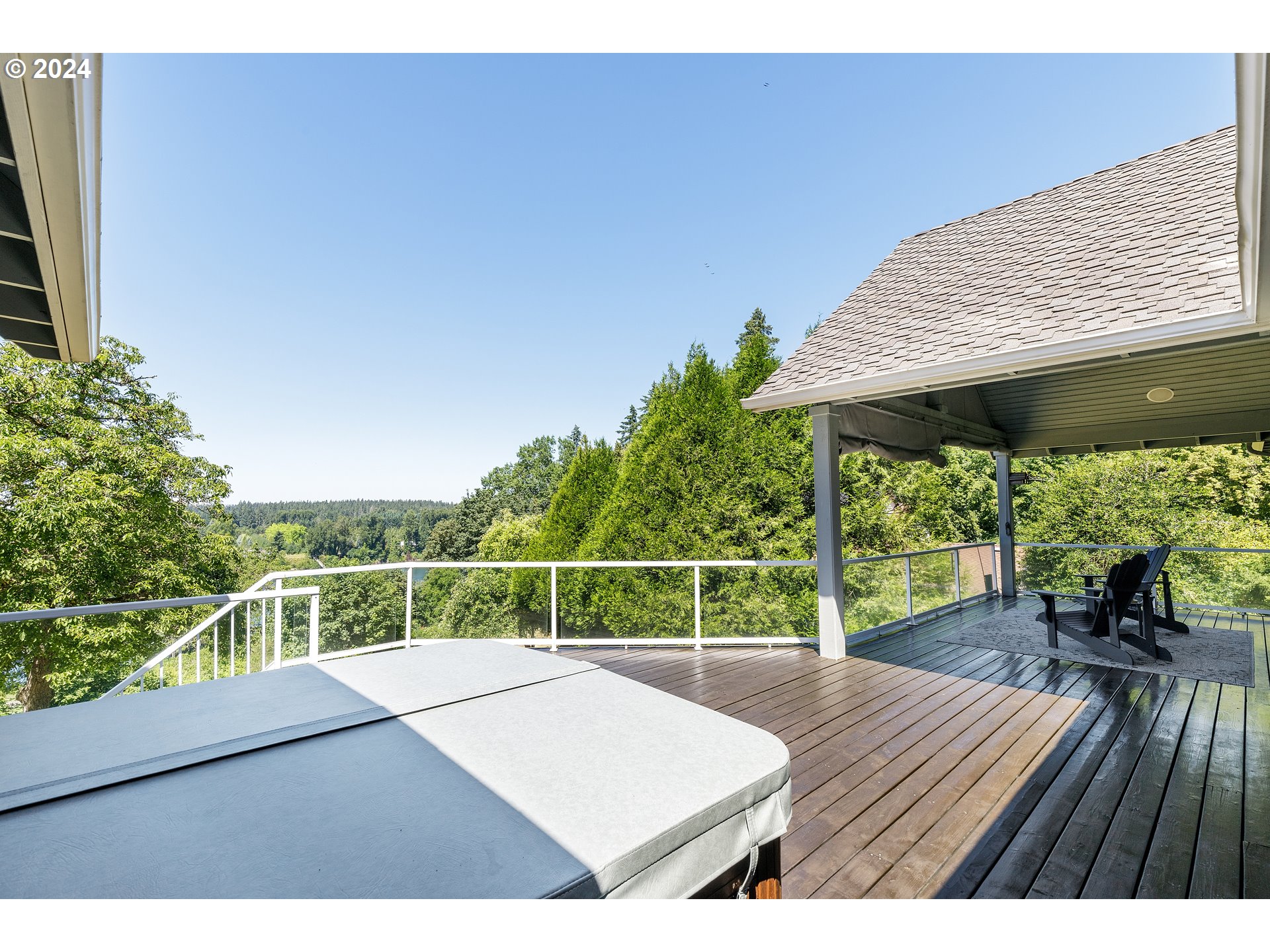 10202 South New Era Road Canby, OR 97013 - Photo 33 of 48 a view of a balcony with mountain view